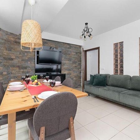 Przestronne Apartamenty W Zakopanem Z Trzema Sypialniami I Parkingiem By Noclegi Renters Eksteriør bilde